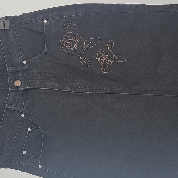 Black Denim Maxi Skirt with Floral Embroidery - Picture 6 of 16